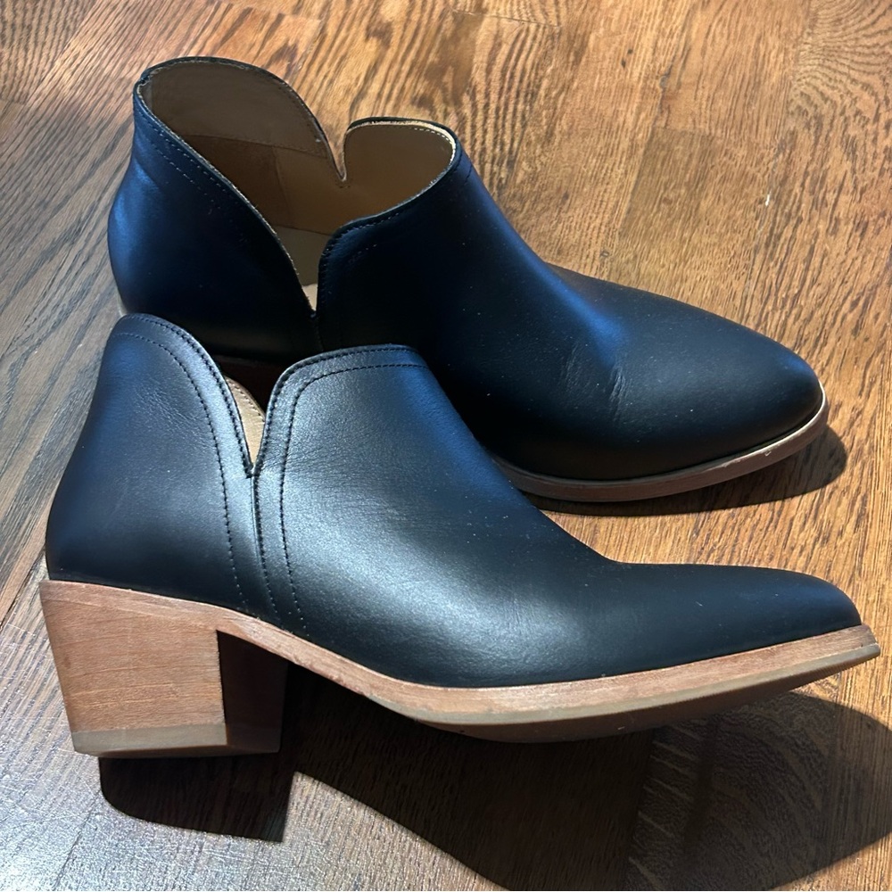 Nisolo Women’s Black Leather Slip on Booties Size 7.5